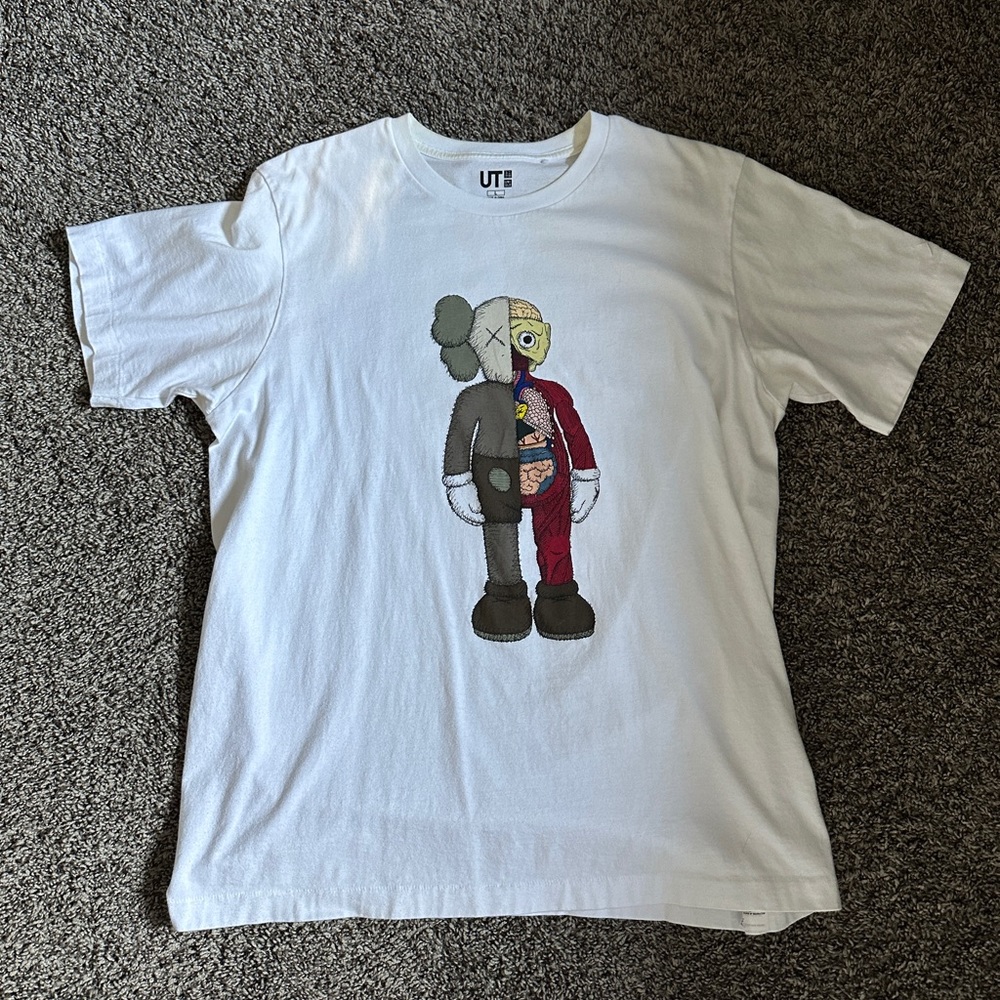 Kaws x Uni Qlo T-shirt